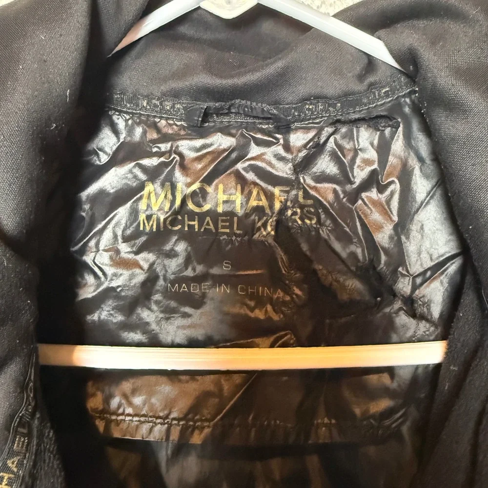 Michael Kors Womens Black Quilted Puffer Vest Gold Logo Zipper Collar Size Small